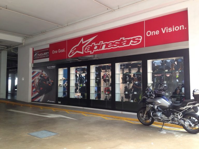 Racing World showroom